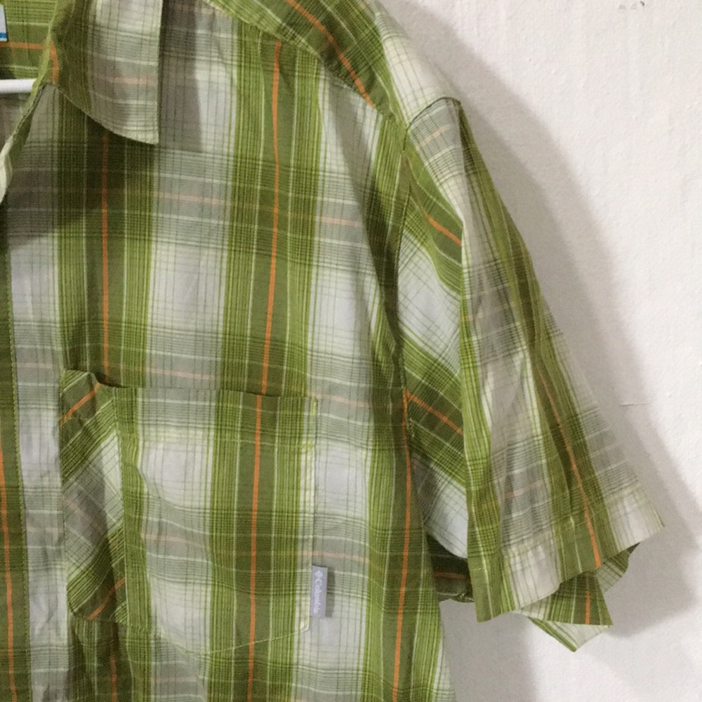LAST CHANCE!! Men’s Columbia button down - Picture 3 of 8